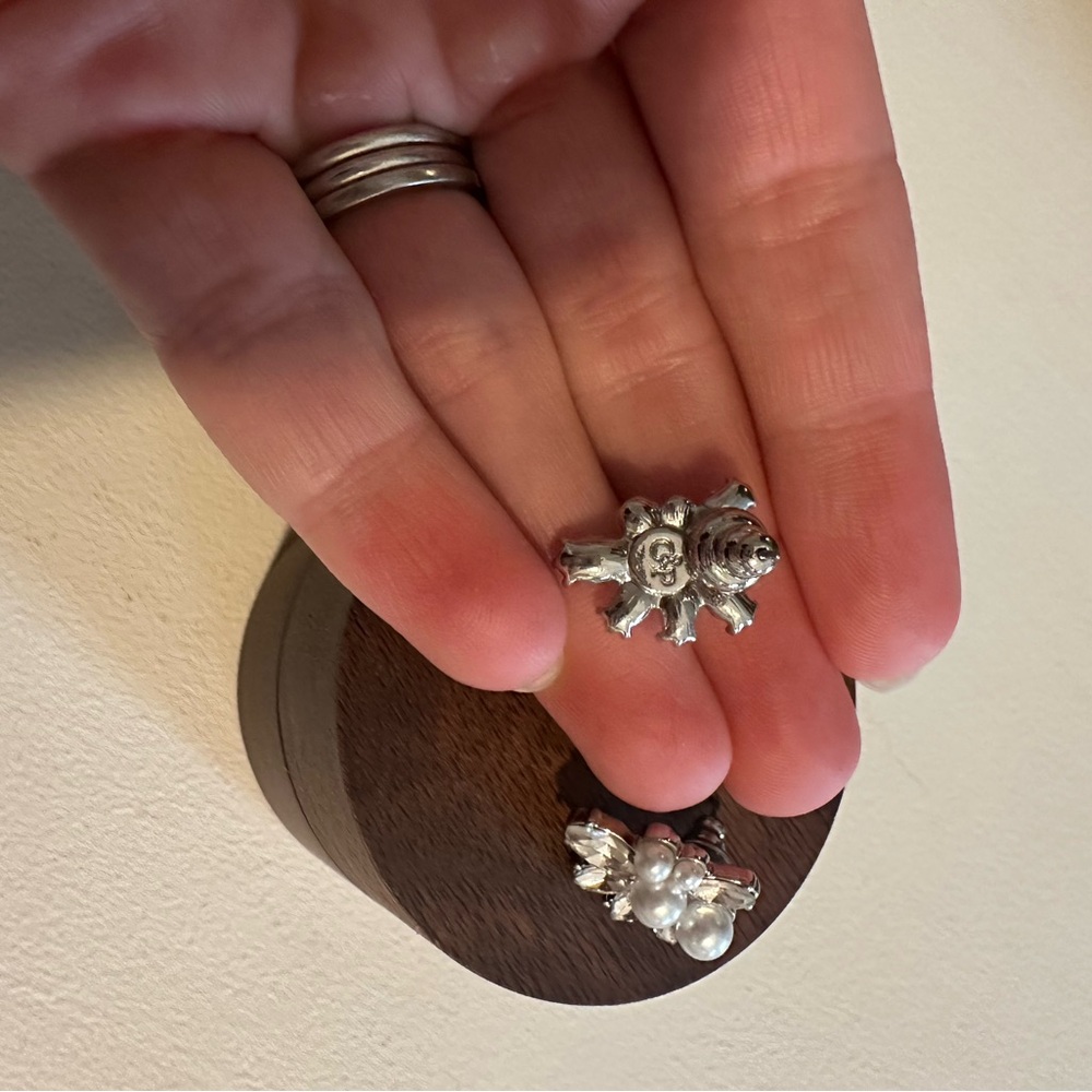 Elegant Silver and White Cluster Earrings - Picture 3 of 4
